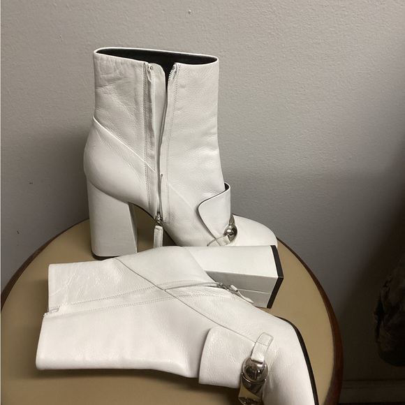 Burberry Women’s Boots - Picture 3 of 11